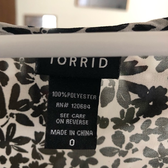 Torrid top - Picture 3 of 5